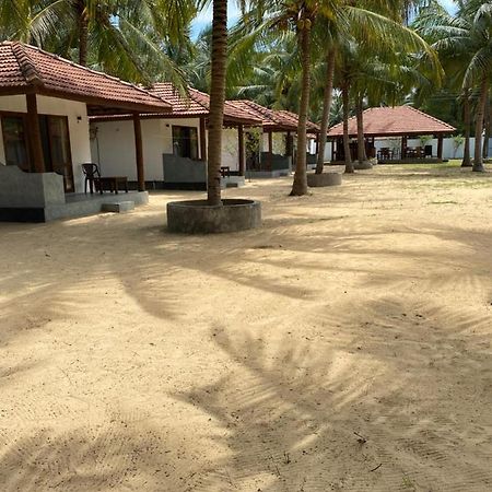 Sea Sand Resort Kalpitiya Exterior photo